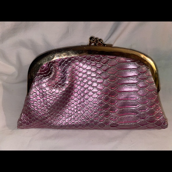 Deux Lux Pink Metallic Fold Over Clutch With Snap Closure.. New - Picture 15 of 15